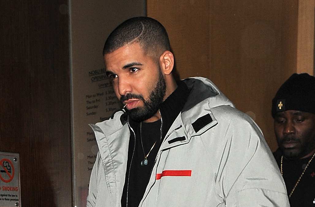 Drake reminisces about meeting Barack and Malia Obama in sweet throwback snap - AOL News