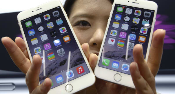 Will The Iphone 6 Plus Shortage Hurt Apple This Christmas - 