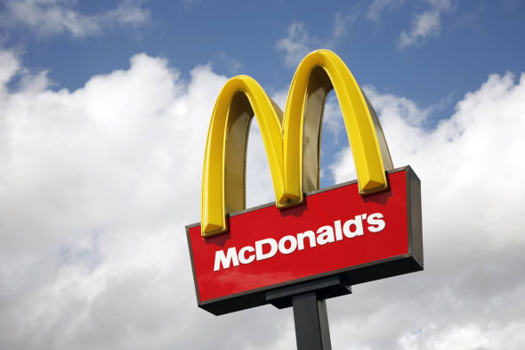McDonalds restaurant shows porn by mistake - and nobody ...