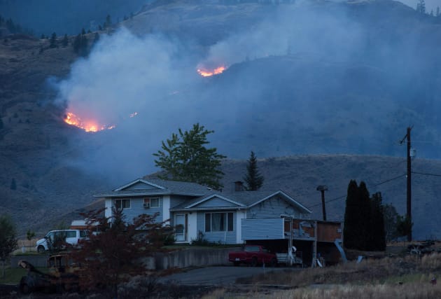 Bc Wildfires Williams Lake Evacuated As High Winds Fan Flames Huffpost Canada 6891