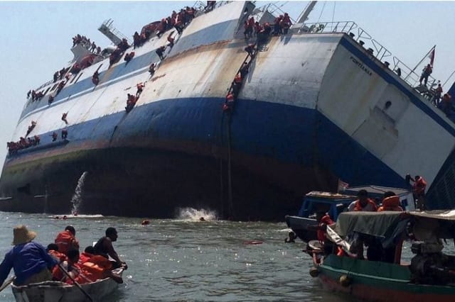 Passengers Abseil Off Sinking Ferry In Indonesia Aol