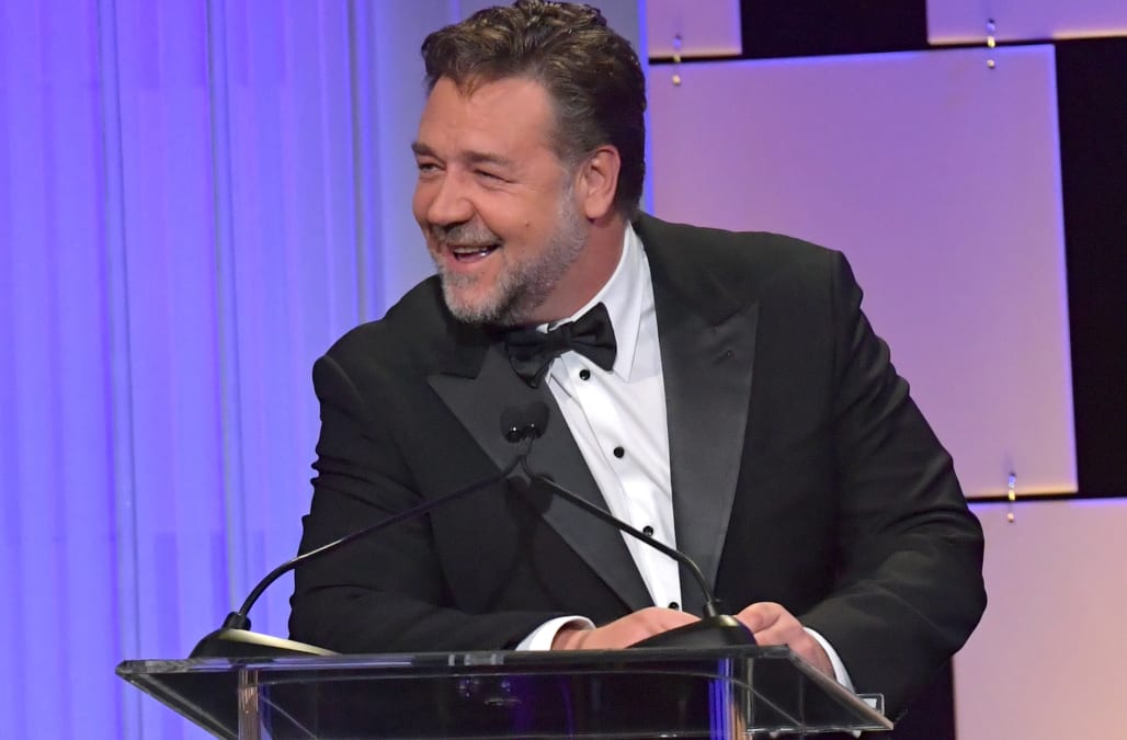 Russell Crowe claps back at Howard Stern for reportedly body shaming him - AOL