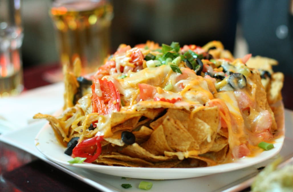 Bobby Flay's purrfect Super Bowl nachos are touchdown worthy AOL Food