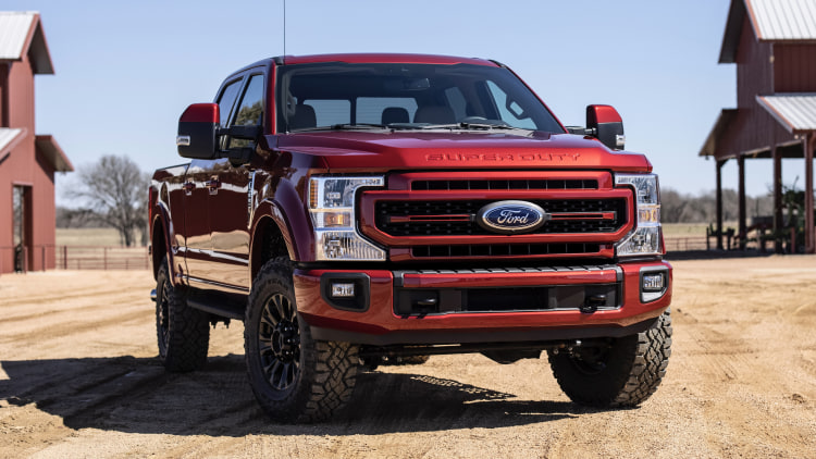 2022-ford-f-series-super-duty-pickup-photo-gallery