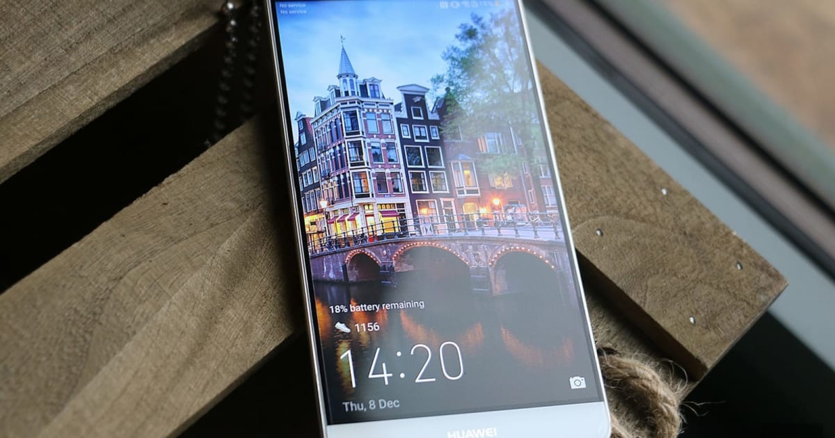 The Huawei Mate 9 stands out with long battery life and a little AI