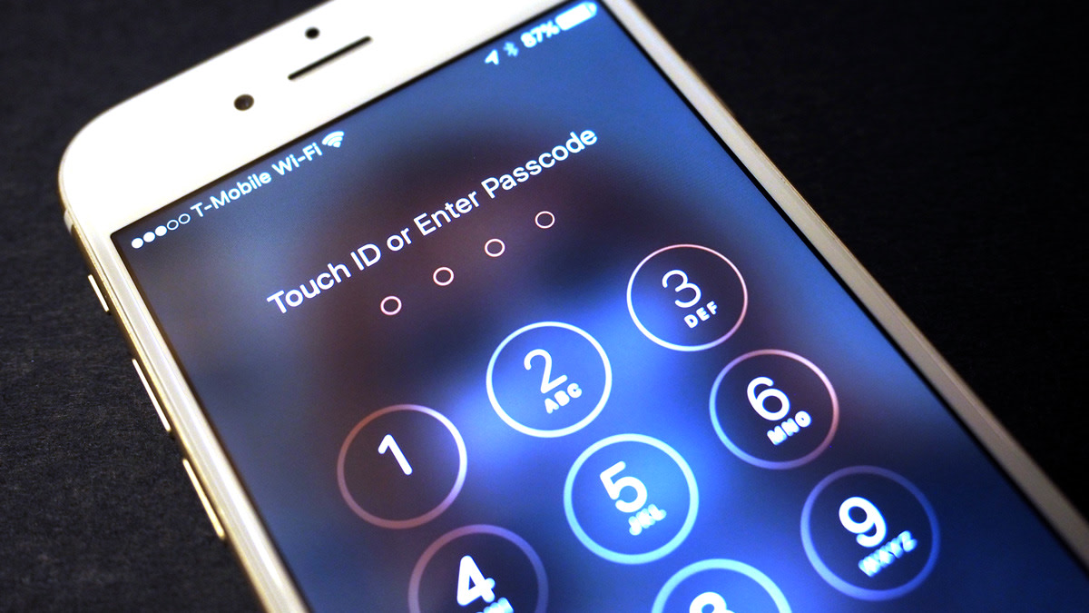 Apple Owns Your Pictures The Department of Justice is trying to get Apple to unlock a defendant's iPhone. While Apple has stated that it can technically bypass the phone's passcode ...