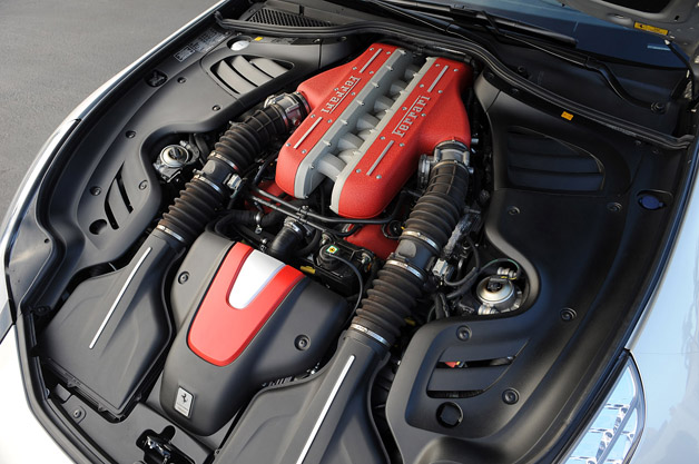 2013 Ferrari FF engine