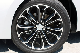 2014 Toyota Corolla wheel