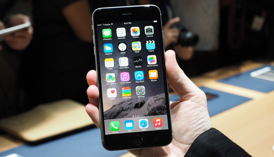 The Iphone 6 Plus Preview Hands On Engadget
