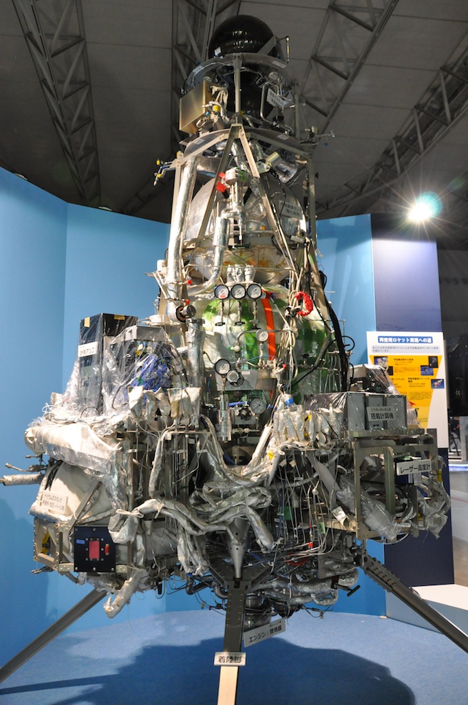 宇宙博2014：JAXAエリア前半は日本ロケット開発史。H-IIロケットエンジン現物などを展示 - Engadget 日本版