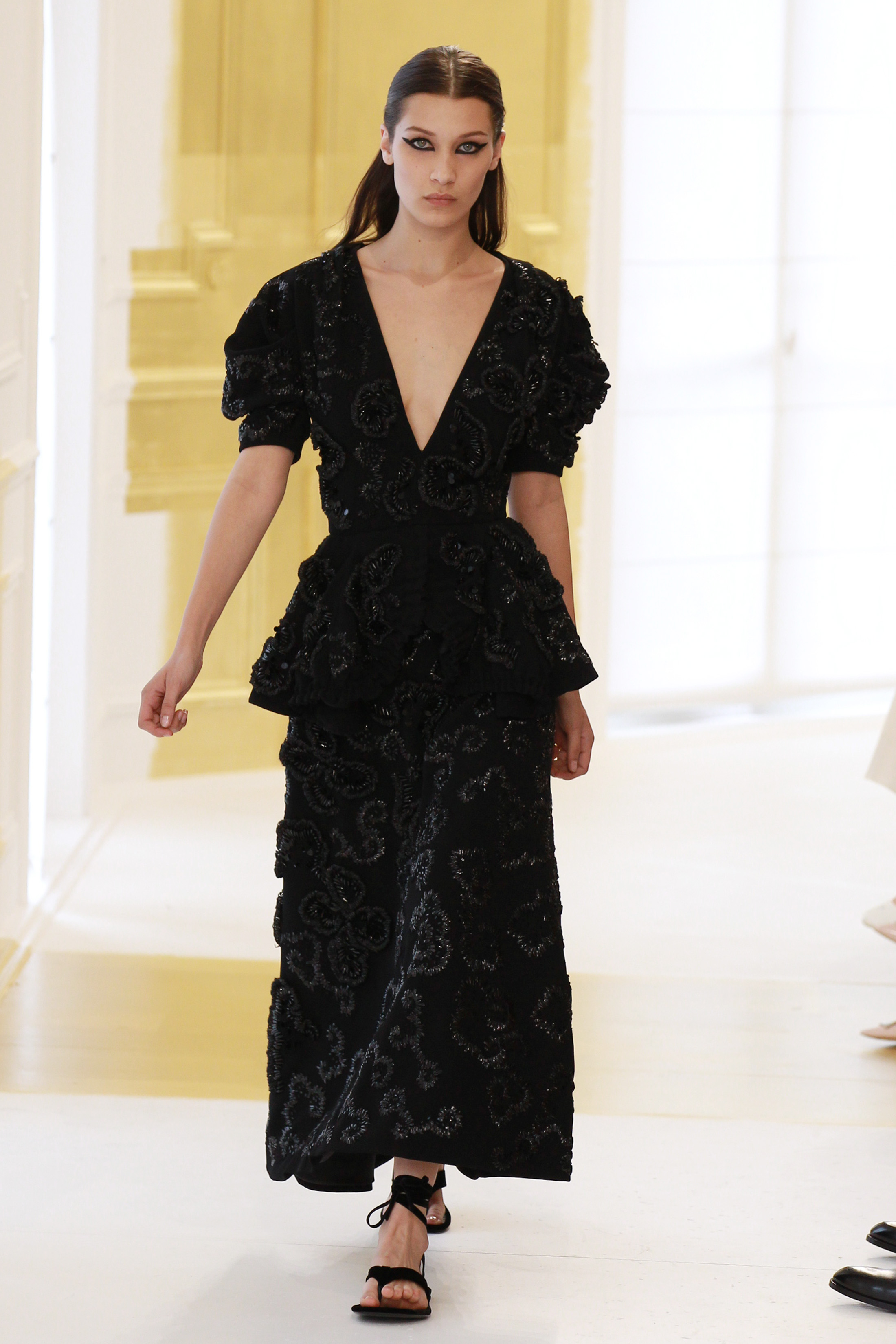 OnlyOnAOL: Bella Hadid slays at Dior fashion show in Paris - AOL Lifestyle