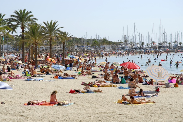Bikini ban: Majorca tourists face £500 fine for walking streets in ...