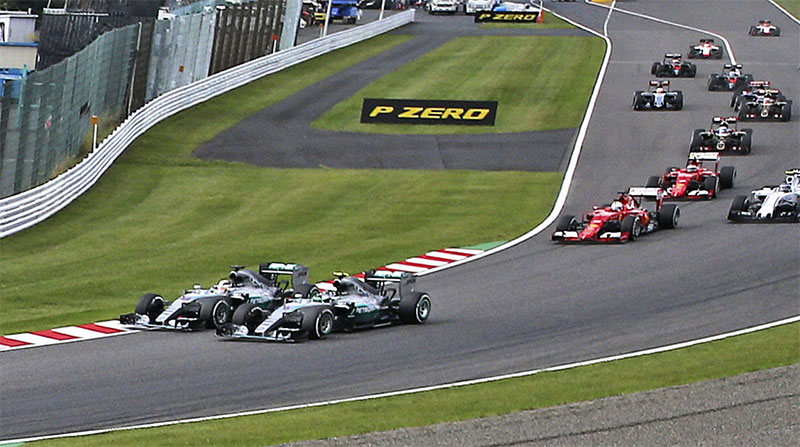 The start of the 2015 Japanese F1 Grand Prix.