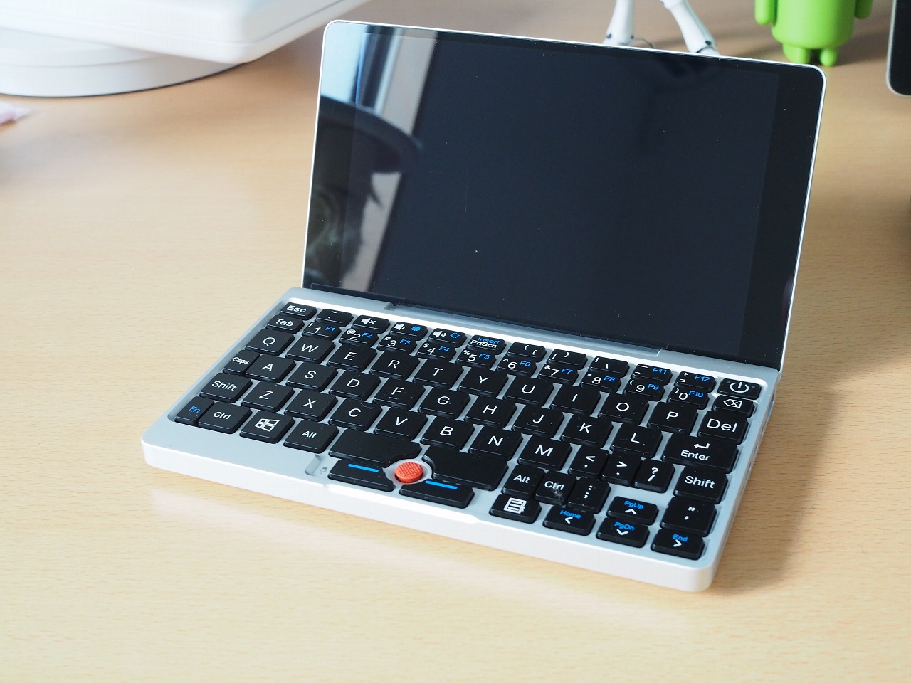 Gpd g1. GPD Pocket 1. GDP Pocket. GPD Pocket motherboard. GPD Pocket похожие устройства.