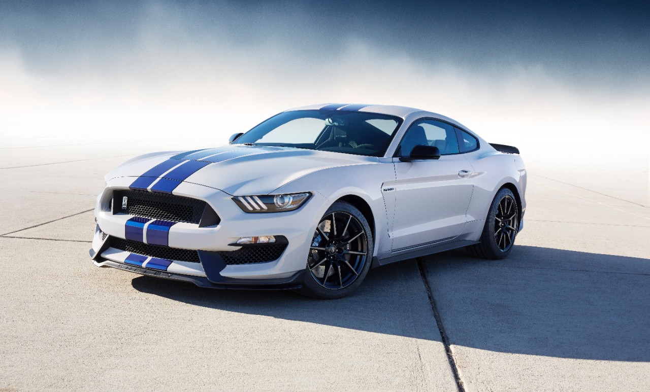 2017 ford mustang weight