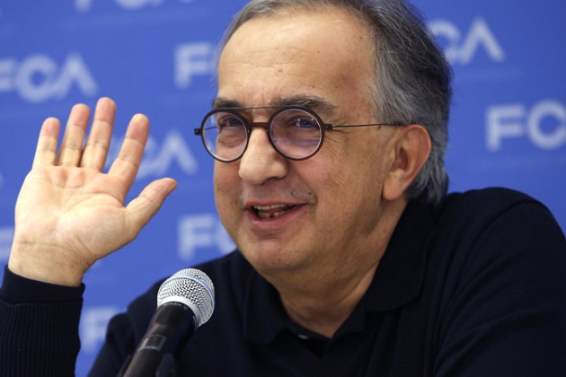 Sergio Marchionne, CEO, Fiat Chrysler Automobiles, speaks with journalists at the North American International Auto Show in Detroit, Michigan, U.S., January 15, 2018. REUTERS/Rebecca Cook