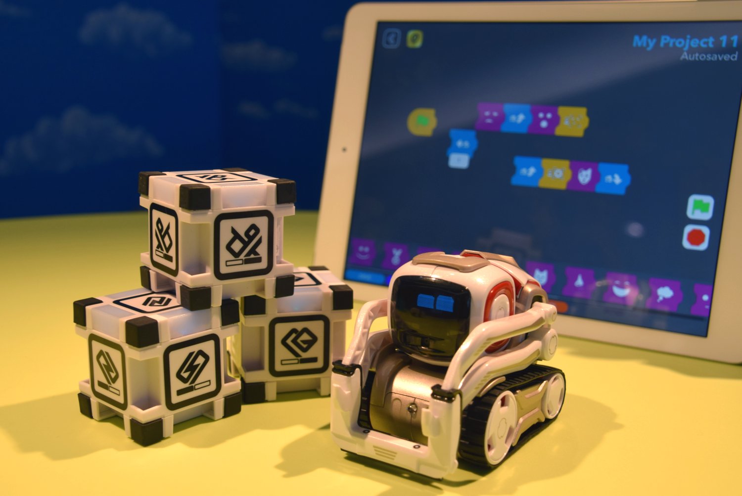 AI搭載でここまでかわいい。手のひらロボット『COZMO』がロボット玩具の概念を変える - Engadget 日本版