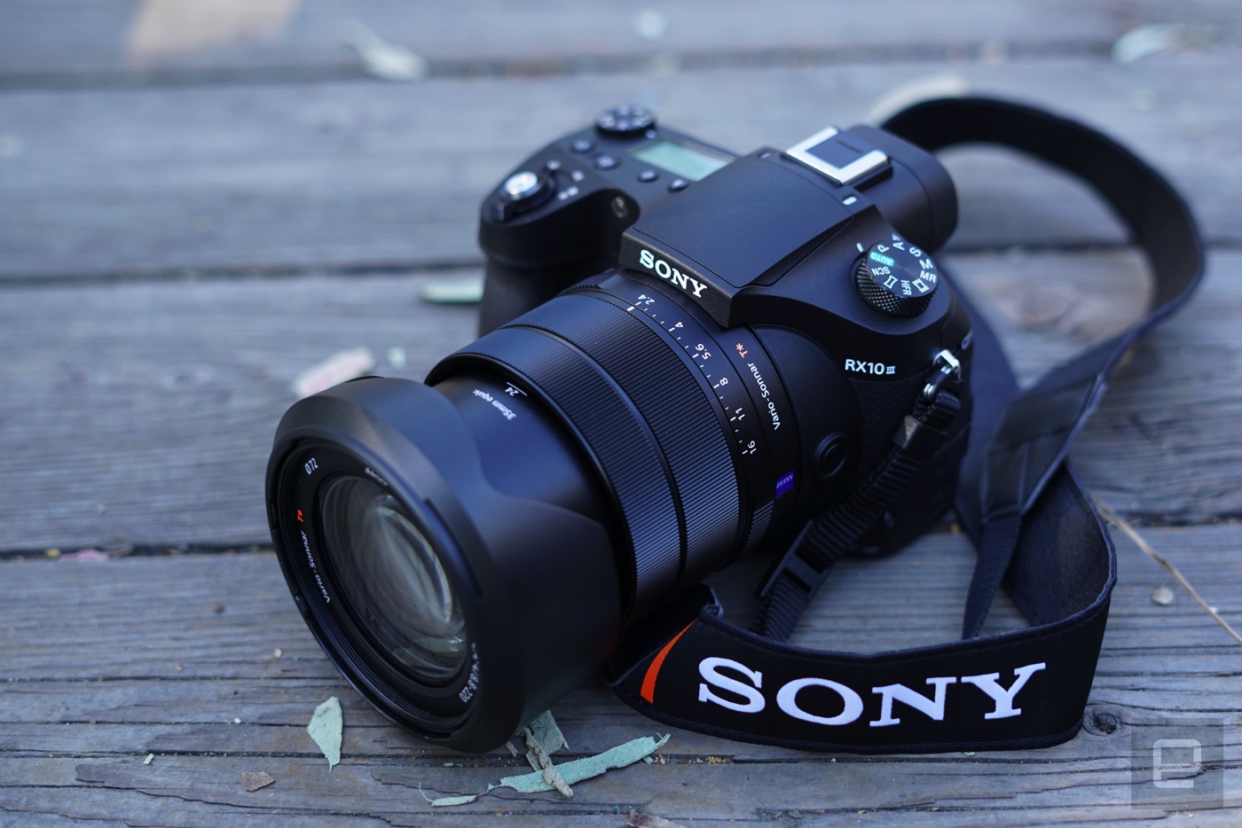 Sony's RX10 III is an impressive but overly expensive camera | Engadget