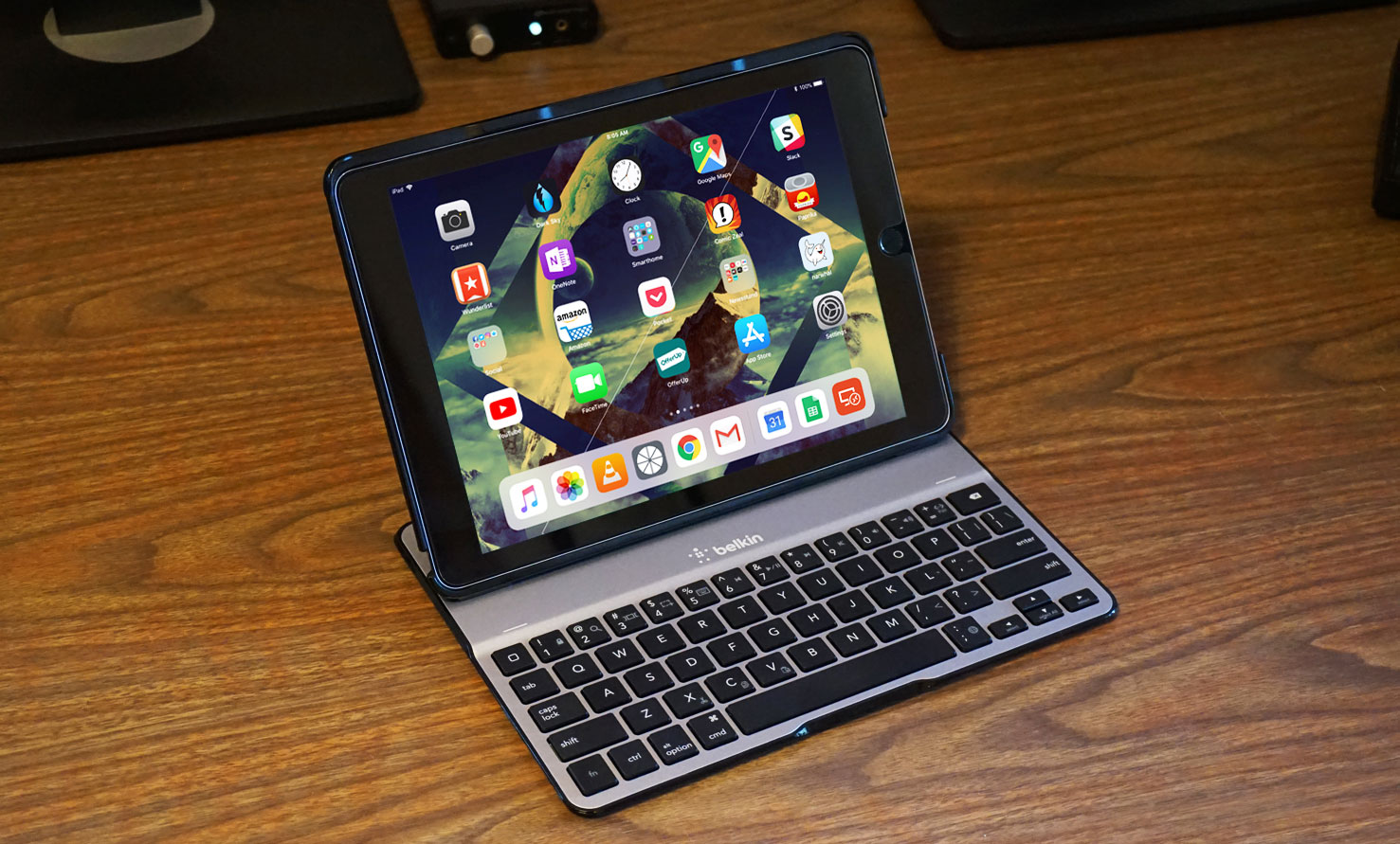 how do you use a mouse with ipad pro keyboard