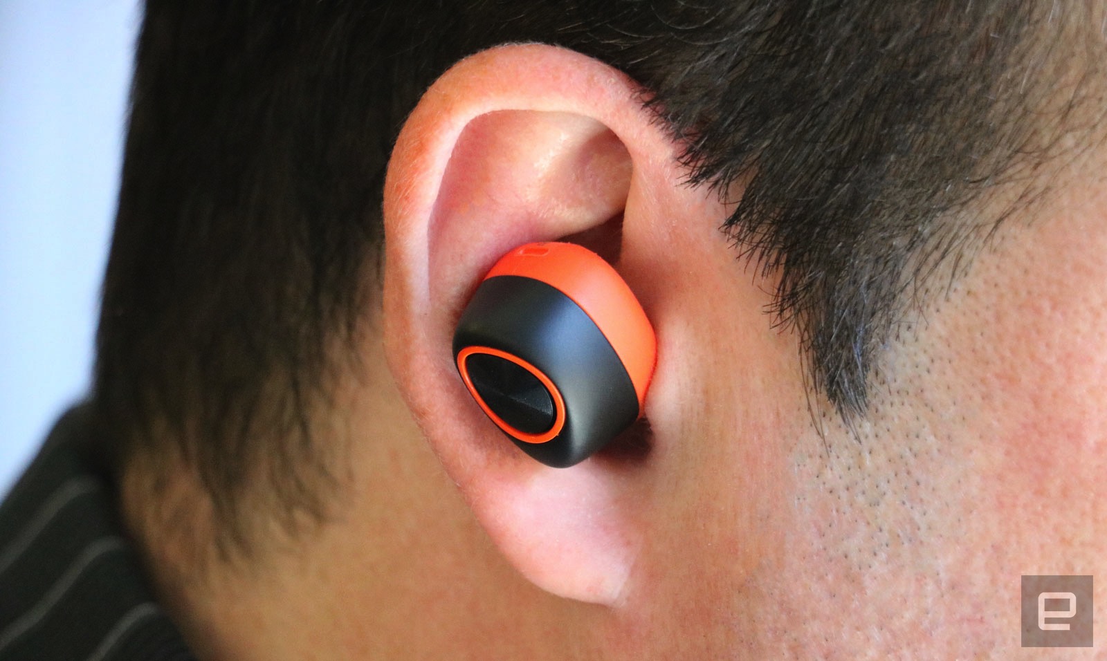 photo of Motorola's latest wireless earbuds don't live up to expectations image