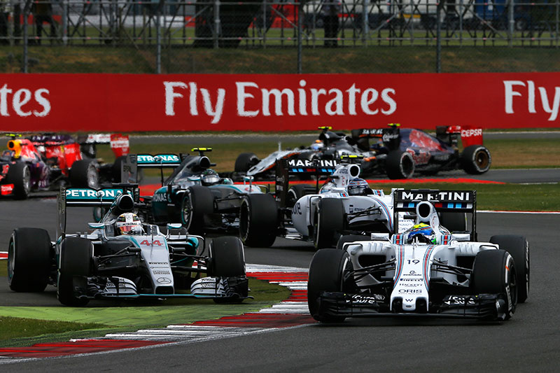 Felipe Massa keeps the lead of the 2015 British F1 Grand Prix.