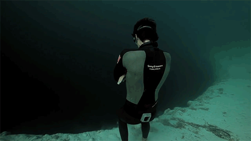 Man Dives Into Underwater Sinkhole In Stunning Terrifying