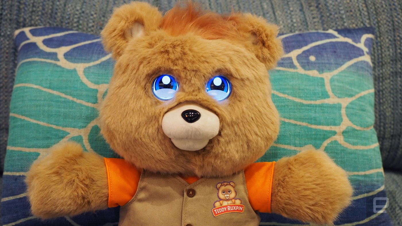 New World of Teddy Ruxpin Talking Bear Amazon.com: Teddy Ruxpin Hug 'N...