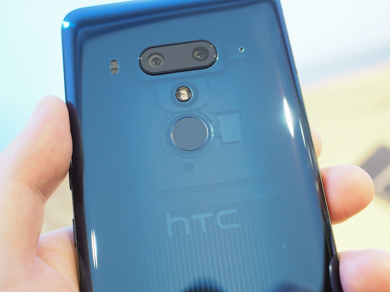 HTC U11 ホワイト SIMロック正規解除コード同梱