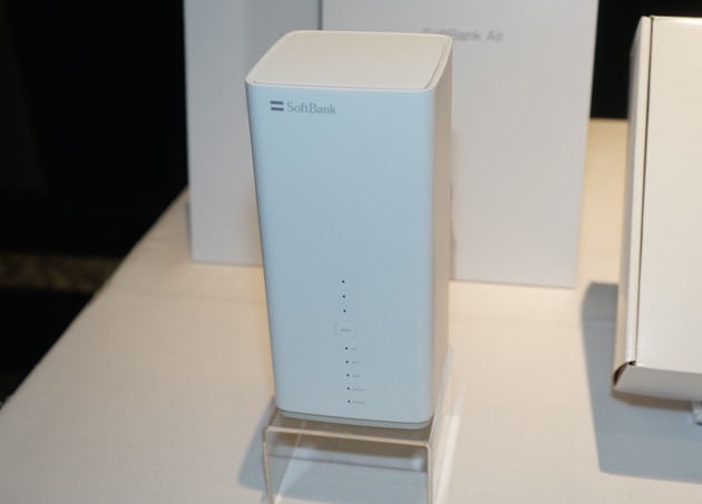 宅内用Wi-Fiルータ SoftBank Air 02発表。4x4MIMOとCAで受信261Mbps、3日3GB制限無し - Engadget 日本版