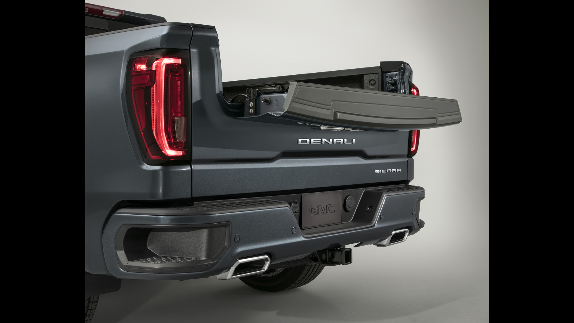 2019 GMC Sierra Denali MultiPro tailgate, inner gate with work surface configuration