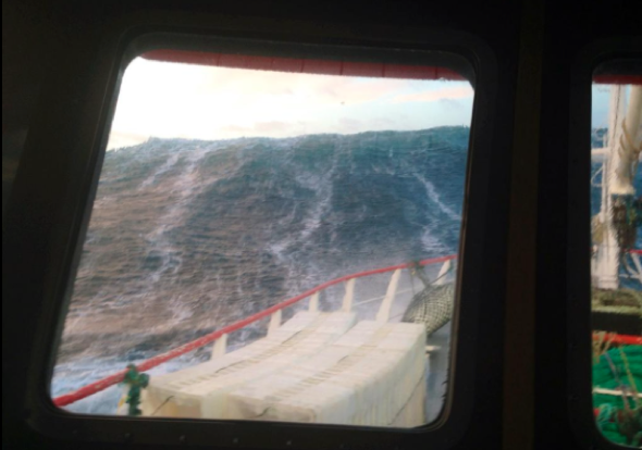 Fisherman Tweets Terrifying Picture Of Huge Wave In North - 