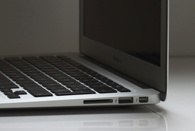 13インチMacBook Air、価格据置きでRAMが標準8GBにアップグレード。Retinaディスプレイは不採用 - Engadget 日本版