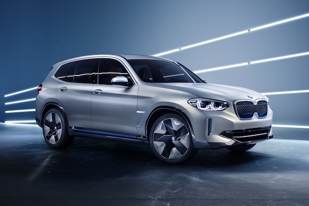 BMWが「X3」の電気自動車バージョンとなる「iX3 コンセプト」を北京で発表！