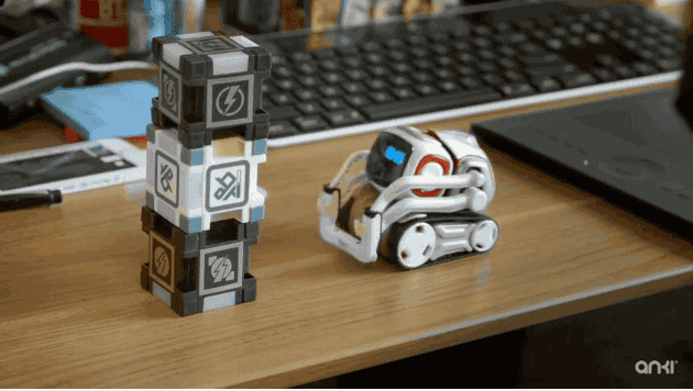 робот-игрушка Cozmo