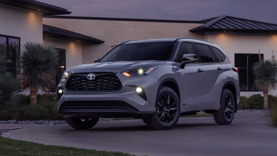 2024 Toyota Highlander drops base L trim, entry price jumps $2,500