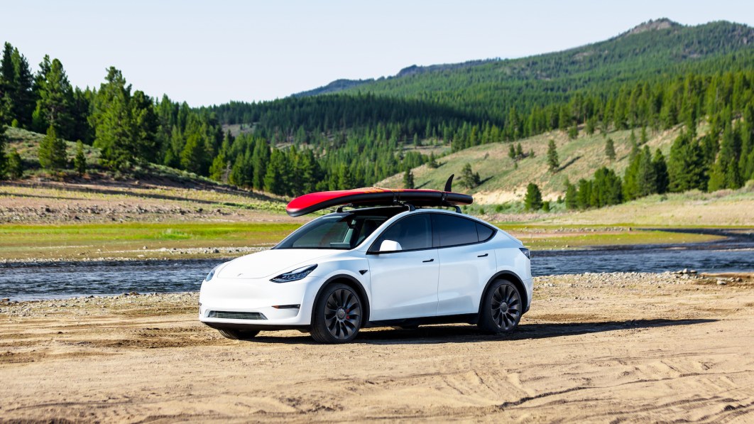 The cheaper Tesla RWD Model Y is back — it's $44,000 - Autoblog