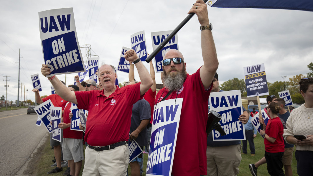 uaw_expands_strike_against_gm_and_ford.jpeg