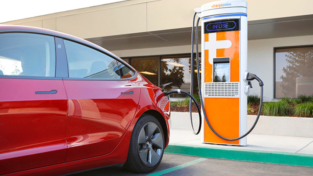 ChargePoint DC Fast NACS Model 3 38 web
