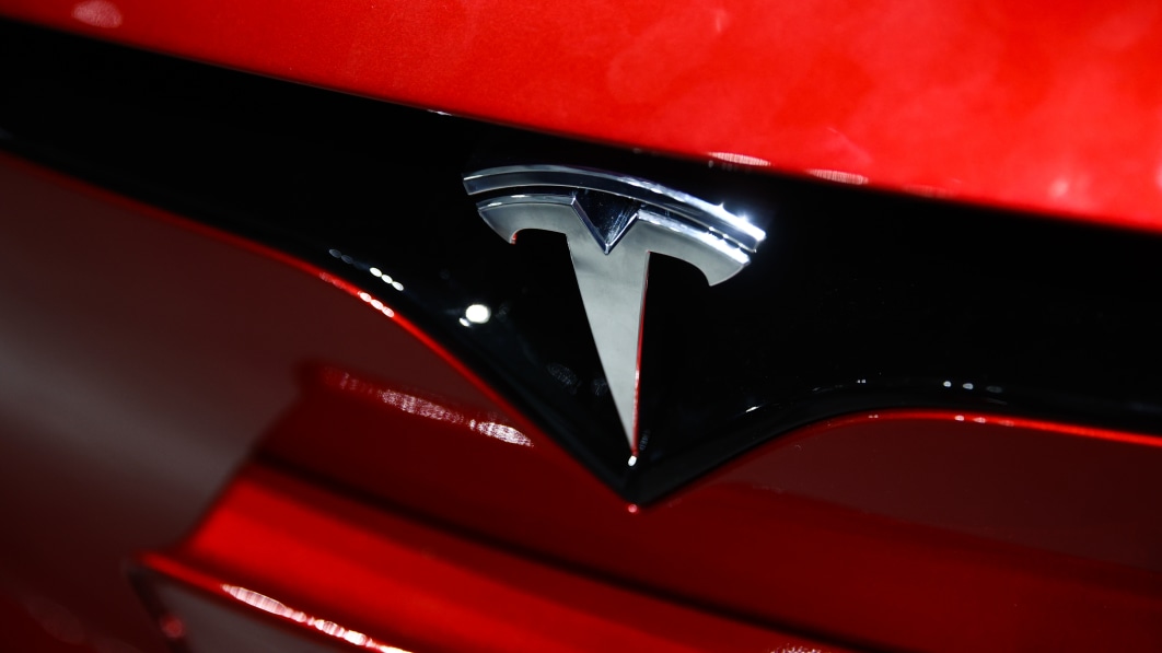 Tesla’s New Car Insurance Receives Criticism from Drivers: “Totally Ridiculous”