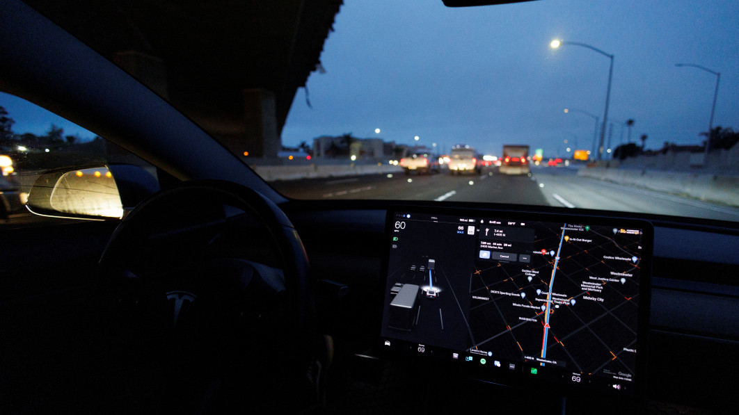 La investigación del Autopilot de Tesla se enfoca en fraude de valores y fraude electrónico
