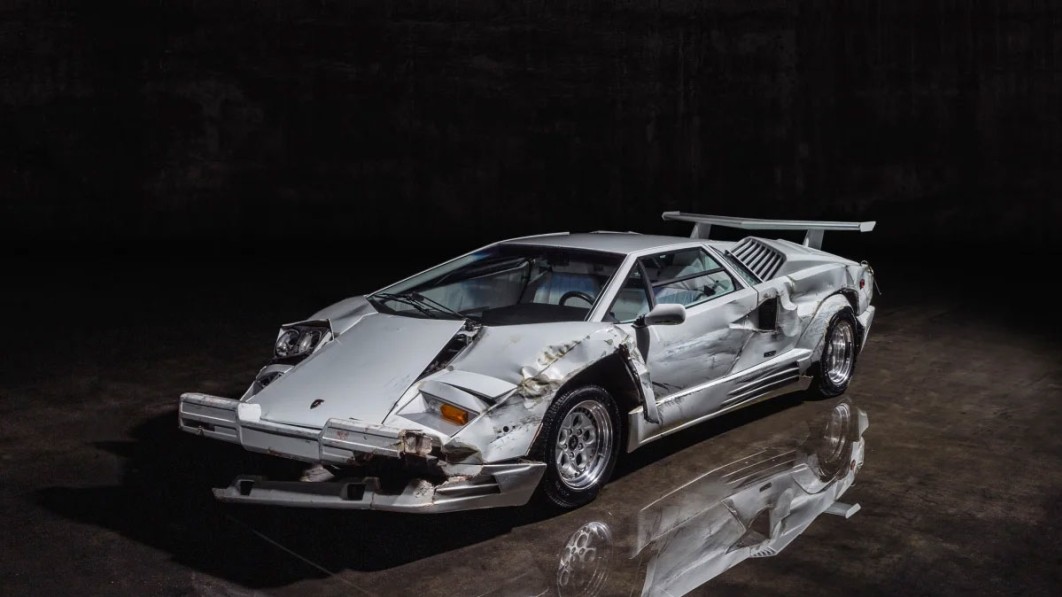 Wrecked Lamborghini Countach from 'Wolf of Wall Street' fails to sell in Abu Dhabi - Autoblog