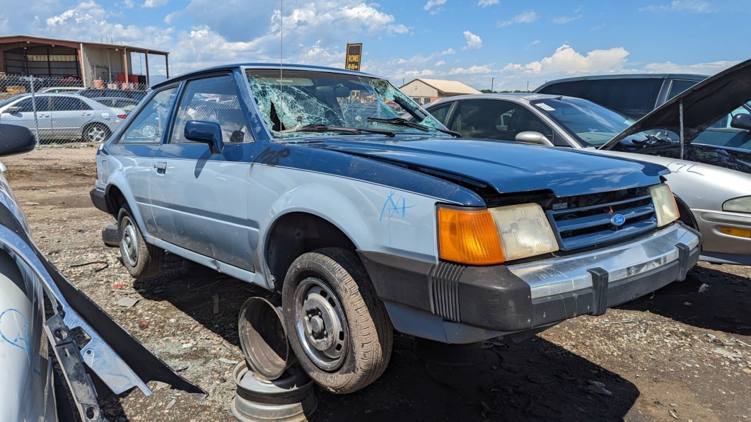 Gema en el Desguace: Ford Escort GL 1987 de 2 Puertas
