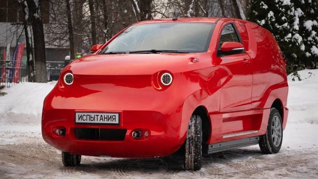Prototipo de vehículo eléctrico ruso parece ridículo, apunta a producción en 2025