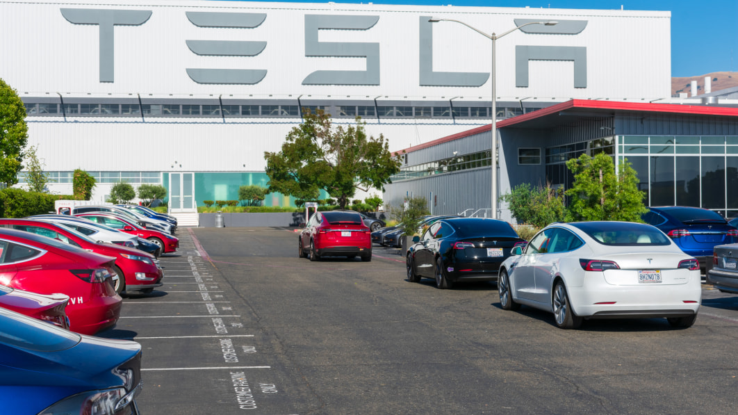 Fiscal estadounidenses afirman que canadiense con base en China robó secretos de Tesla