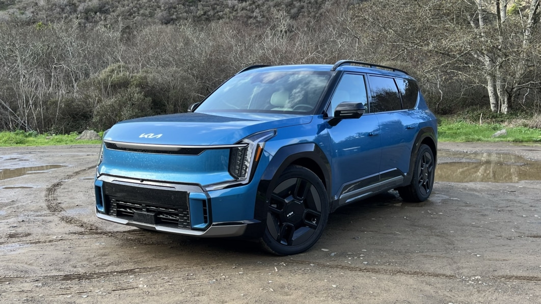 Kia EV9 Claims Top Honors as 2024 World Car of the Year and Best Electric Car at New York Auto Show