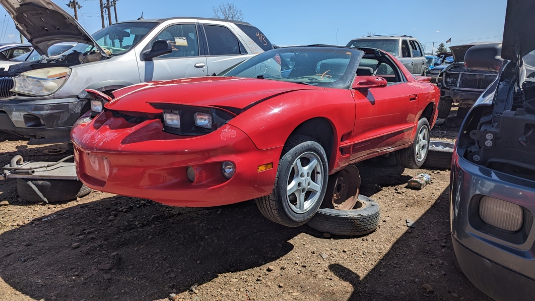 Joyero de chatarra: Coupe Pontiac Firebird 1999