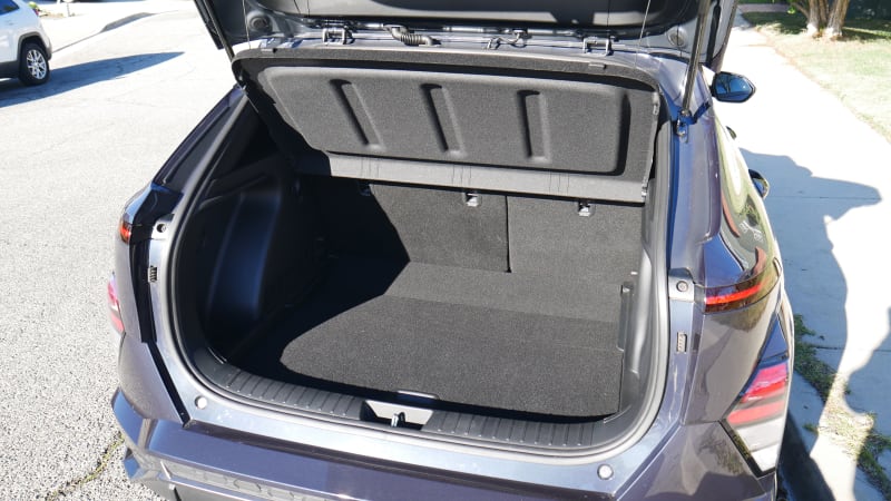 Тест багажа Hyundai Kona: сколько места в багажнике?