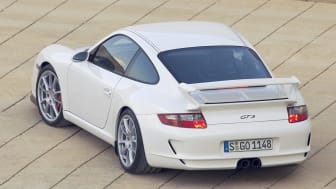 (GT3 2dr Rear-wheel Drive Coupe