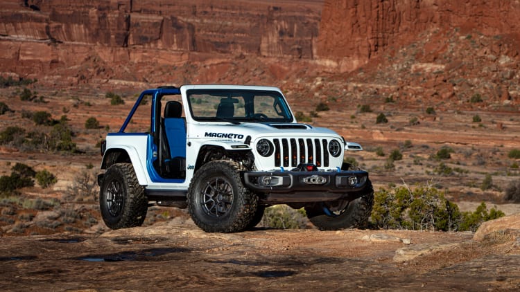 Driving the electric Jeep Magneto BEV and the other Easter Jeep Safari  concepts | Autoblog