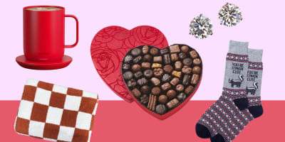 25 best Valentine's Day gifts idea for her and him
